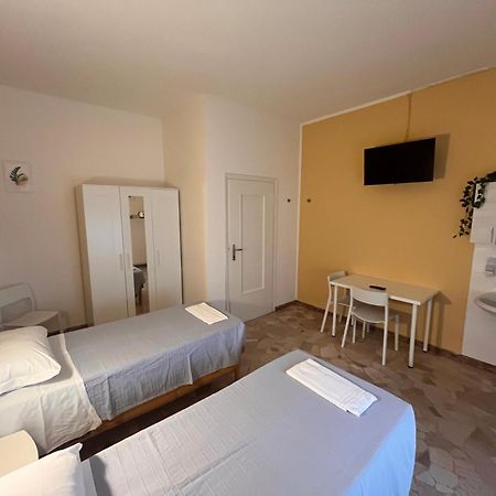 Hotel Parini Cesano Boscone Exterior photo