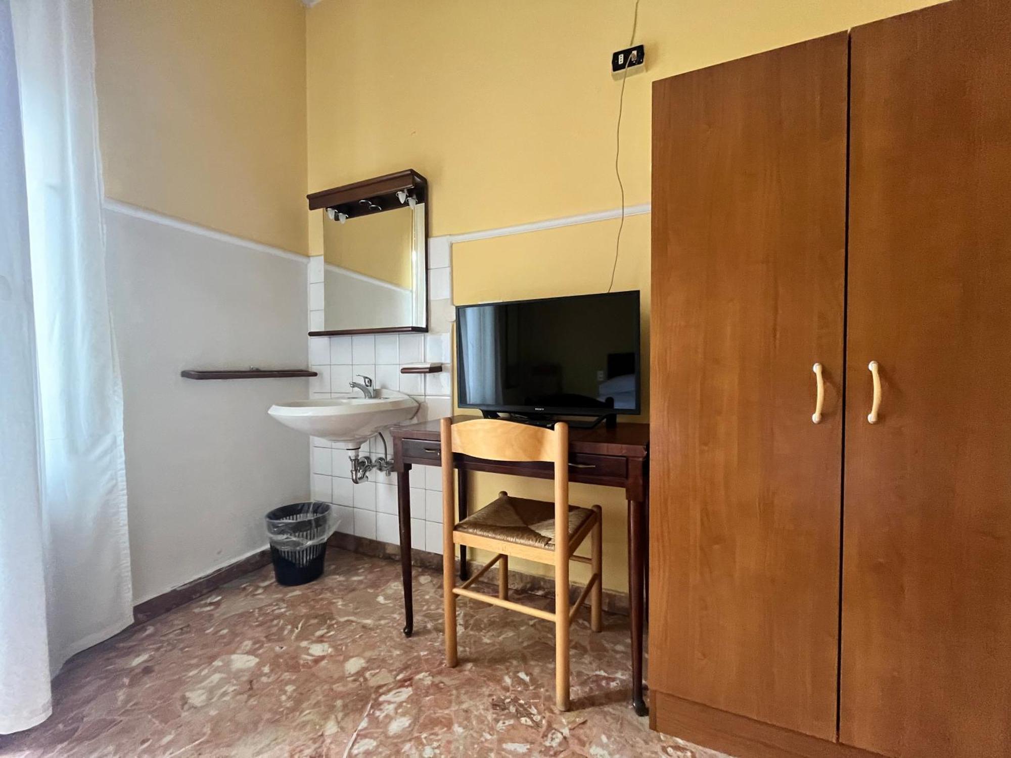 Hotel Parini Cesano Boscone Exterior photo