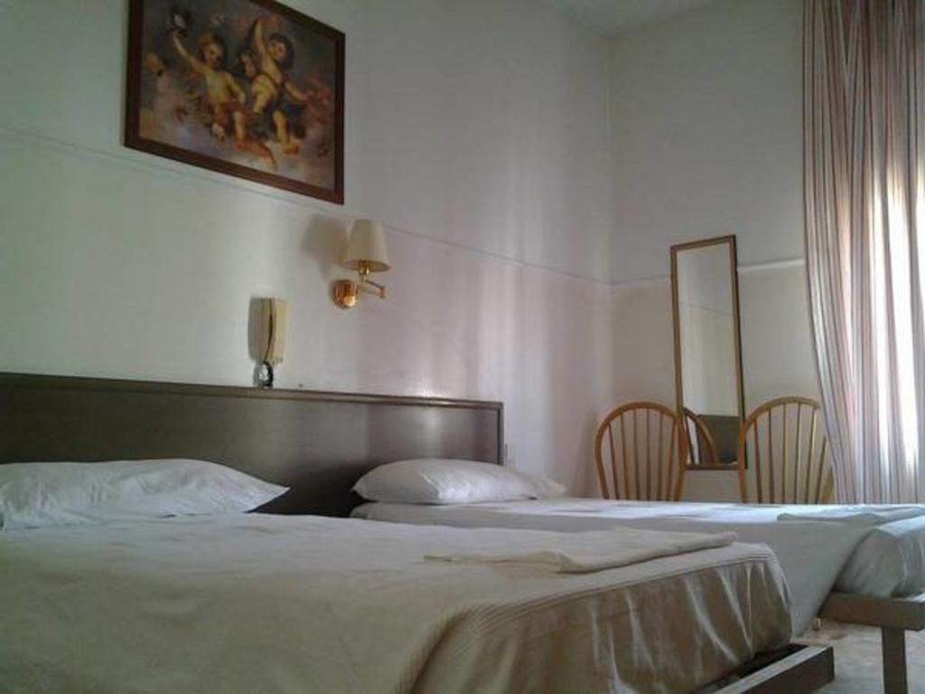 Hotel Parini Cesano Boscone Exterior photo